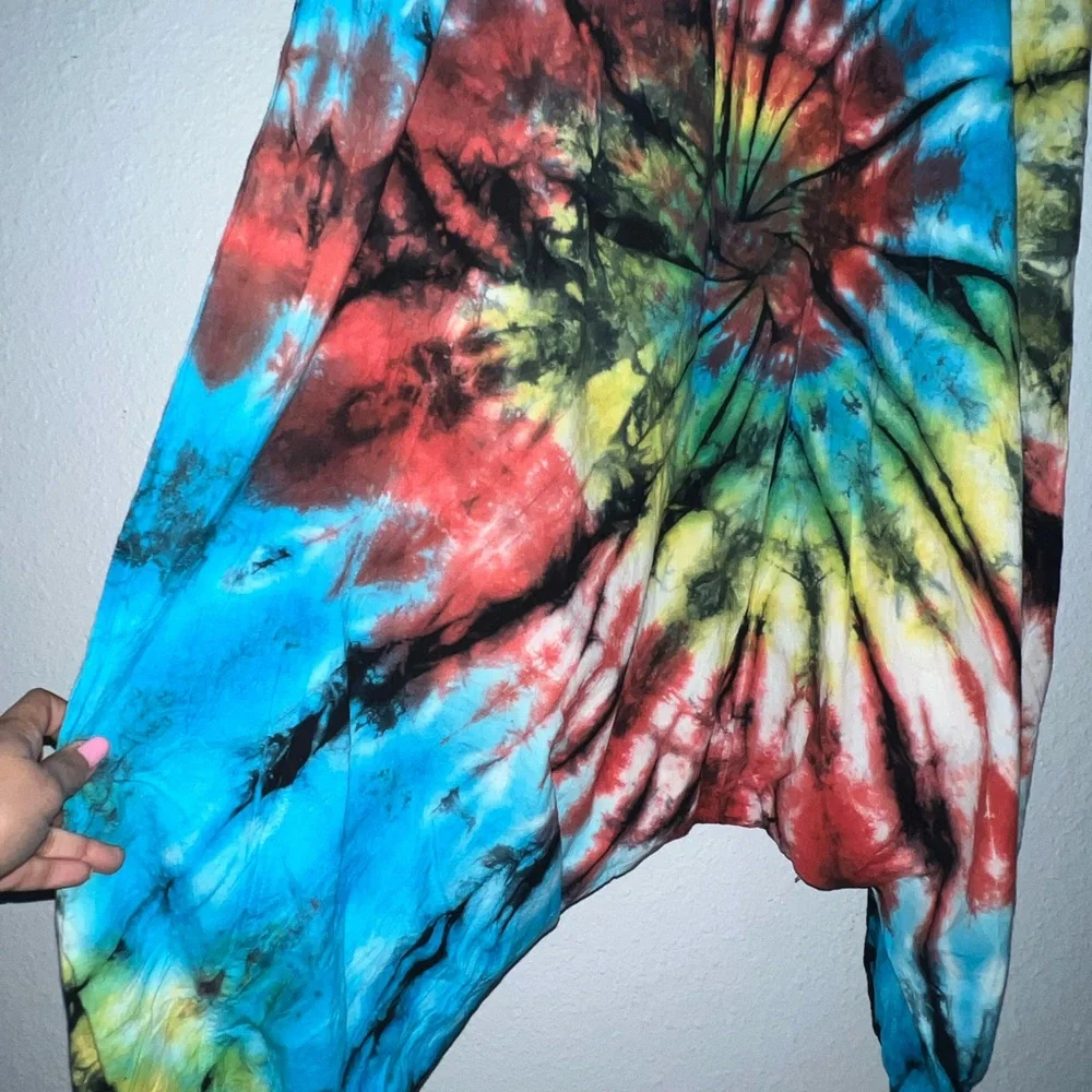 COLINE Tie-Dye Colorful Jumper Size L/XL. - Picture 5 of 13